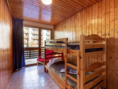 Un ou plusieurs lits superposés dans un hébergement de l'établissement Apartment Super Tignes-2 by Interhome