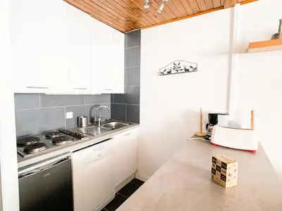 Cuisine ou kitchenette dans l'établissement Résidence Tommeuses - Appartement fonctionnel·Proches des pistes et des MAE-6731