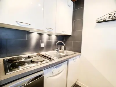 Cuisine ou kitchenette dans l'établissement Résidence Tommeuses - Appartement fonctionnel·Proches des pistes et des MAE-6731