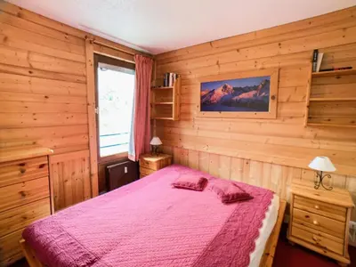 Un ou plusieurs lits dans un hébergement de l'établissement Résidence Grand Tichot A - Appartement lumineux · Proche des pistes MAE-6737