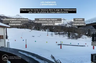 L'établissement LES CHENEVERS en hiver