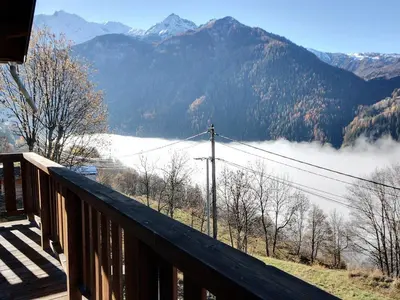 Plan de l'établissement Chalet pour 10 pers, 5 pièces, parking, calme à la montagne - FR-1-411-683