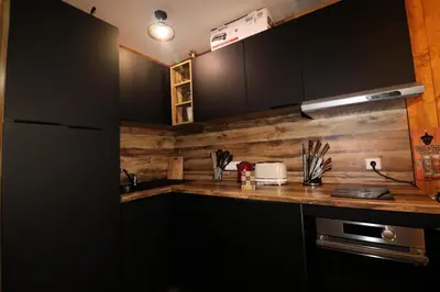 Cuisine ou kitchenette dans l'établissement Résidence Pramecou - 2 pièces confort à proximité des commerces MAE-6783