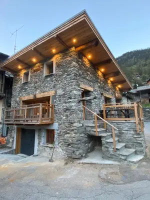 Vue générale sur la montagne ou vue sur la montagne depuis le chalet