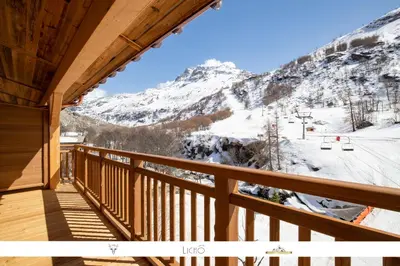 Vue générale sur la montagne ou vue sur la montagne depuis l'appartement