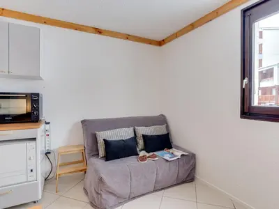 Cuisine ou kitchenette dans l'établissement Studio Les Tommeuses-35 by Interhome