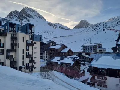 Vue générale sur la montagne ou vue sur la montagne depuis l'appartement