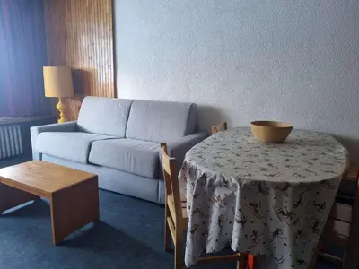 Coin salon dans l'établissement Charmant 2 pièces sud avec balcon, Tignes Val-Claret, proche pistes - FR-1-449-28