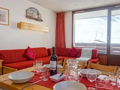 Coin salon dans l'établissement Apartment Les Tommeuses - Val Claret-24 by Interhome