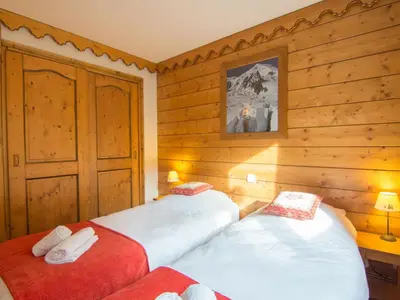 Un ou plusieurs lits dans un hébergement de l'établissement Apartment Ecrin des Neiges - Val Claret-1 by Interhome