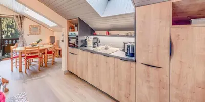 Cuisine ou kitchenette dans l'établissement Résidence Le Centre - 3 Pièces pour 6 Personnes MAE-0544