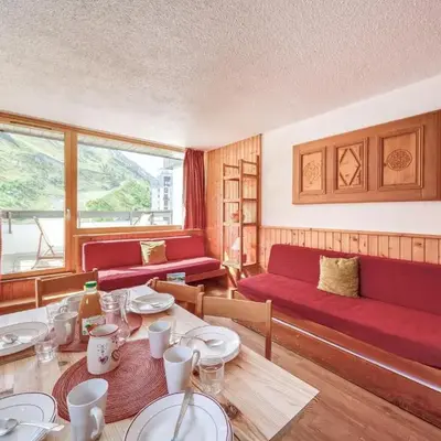 Apartment Home Club - Lavachet-7 by Interhome