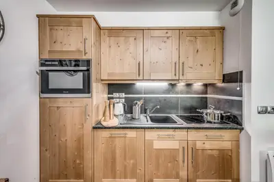 Cuisine ou kitchenette dans l'établissement Résidence Les Balcons EtoilÉs - Appartement 4 au pied des pistes MAE-4224