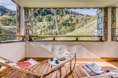 Vue générale sur la montagne ou vue sur la montagne depuis l'appartement