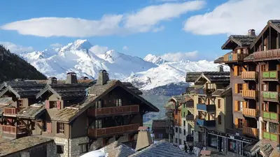 Vue générale sur la montagne ou vue sur la montagne depuis l'appartement