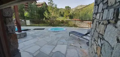 Vue générale sur la montagne ou vue sur la montagne depuis l'appartement