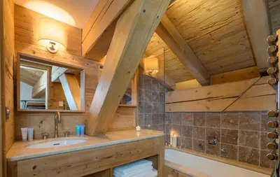 Salle de bains dans l'établissement Madame Vacances Chalet Davos