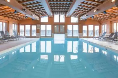 Piscine de l'établissement ARC 1950 - Hameau du Glacier appartement duplex 8 pers ou située à proximité