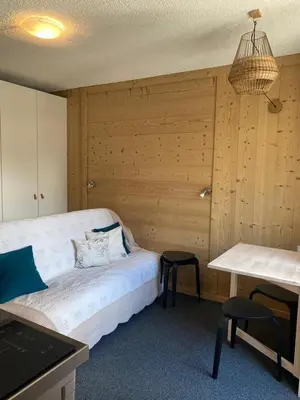 Un ou plusieurs lits dans un hébergement de l'établissement MyHome - Curling B35 - Beau studio cabine refait à neuf 4pax - Val Claret