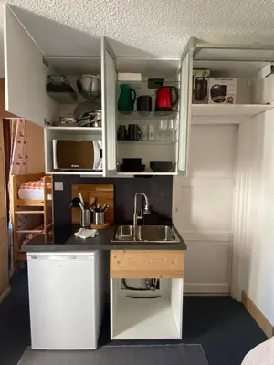 Cuisine ou kitchenette dans l'établissement MyHome - Curling B35 - Beau studio cabine refait à neuf 4pax - Val Claret