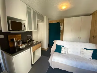 Cuisine ou kitchenette dans l'établissement MyHome - Curling B35 - Beau studio cabine refait à neuf 4pax - Val Claret
