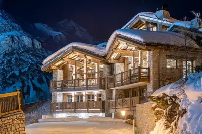 Vue générale sur la montagne ou vue sur la montagne depuis l'appartement