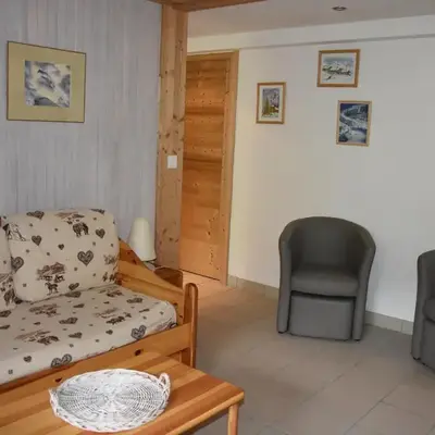 Chalet paisible avec terrasse et animaux admis