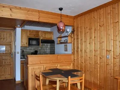 Cuisine ou kitchenette dans l'établissement Appartement cosy 2 pièces au centre, balcon, 4 pers - FR-1-464-185