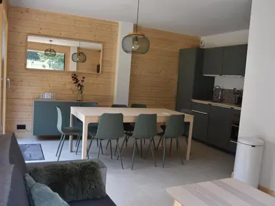 Cuisine ou kitchenette dans l'établissement Chalet moderne à Pralognan, proche centre - FR-1-464-188