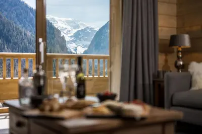 Vue générale sur la montagne ou vue sur la montagne depuis l'appartement