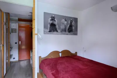 Un ou plusieurs lits dans un hébergement de l'établissement Résidence Onyx - Appartement spacieux et chaleureux · Skis aux pieds · Vue pistes · Avec mezzanine MAE-3354