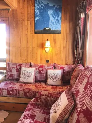 Coin salon dans l'établissement Résidence Onyx - Appartement spacieux et chaleureux · Skis aux pieds · Vue pistes · Avec mezzanine MAE-3354