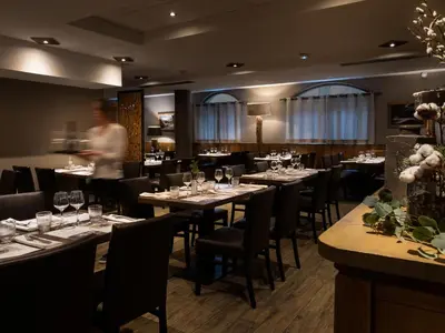 Restaurant ou autre lieu de restauration dans l'établissement Hôtel Ski Lodge - Chambres & Appartements - Village Montana