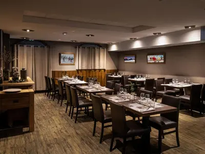 Restaurant ou autre lieu de restauration dans l'établissement Hôtel Ski Lodge - Chambres & Appartements - Village Montana
