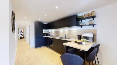 Cuisine ou kitchenette dans l'établissement Élégant et Moderne avec Vue Montagne au Coeur de Paradiski - Garage - 8pers - 90m2 - Sabaudinha