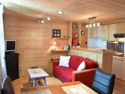 Cuisine ou kitchenette dans l'établissement Appartement en centre-ville, proche des pistes, 4 personnes - FR-1-464-191
