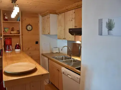 Cuisine ou kitchenette dans l'établissement Appartement en centre-ville, proche des pistes, 4 personnes - FR-1-464-191