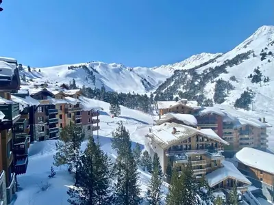 Vue générale sur la montagne ou vue sur la montagne depuis l'appartement
