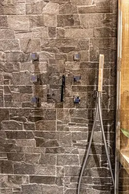 Salle de bains dans l'établissement Arc 1950, ambiance chalet luxe 5/7pers dans résidence 5* skis aux pieds avec SPA