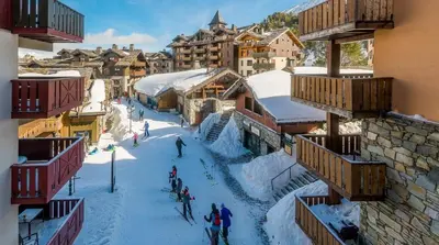L'établissement Arc 1950 appt luxe 2-4pers -skis aux pieds-SPA-piscines intérieure et extérieure-sauna-hammam en hiver