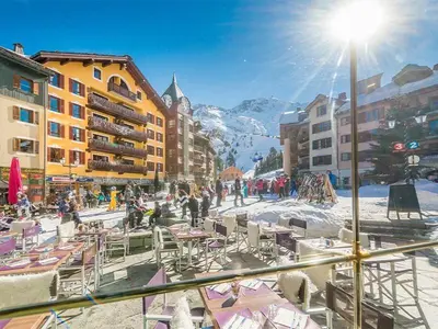 Vue générale sur la montagne ou vue sur la montagne depuis l'appartement