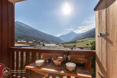Vue générale sur la montagne ou vue sur la montagne depuis l'appartement