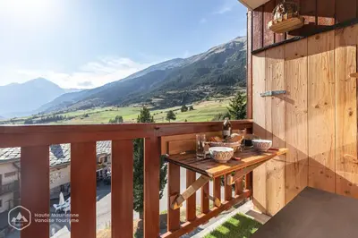 Vue générale sur la montagne ou vue sur la montagne depuis l'appartement