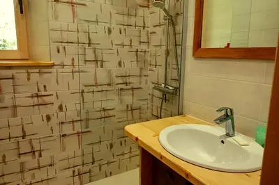Salle de bains dans l'établissement Le Balcon du grand bec