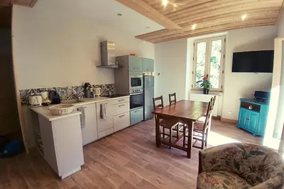 Cuisine ou kitchenette dans l'établissement Le Balcon du grand bec