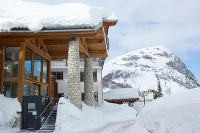 Vue générale sur la montagne ou vue sur la montagne depuis l'hôtel