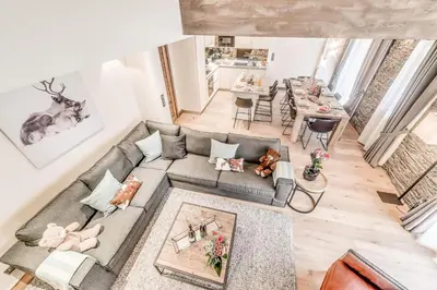 Coin salon dans l'établissement Résidence Eagle Lodge - En chalet 6 Pièces duplex 4 - 124m2 MAE-3964