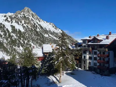 Vue générale sur la montagne ou vue sur la montagne depuis l'appartement