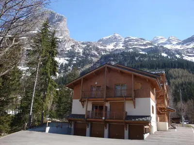 Vue générale sur la montagne ou vue sur la montagne depuis l'appartement