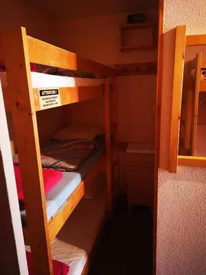 Un ou plusieurs lits superposés dans un hébergement de l'établissement MyHome - Studio 5 pax Plein Soleil - Propre, bon marché, emplacement top !
